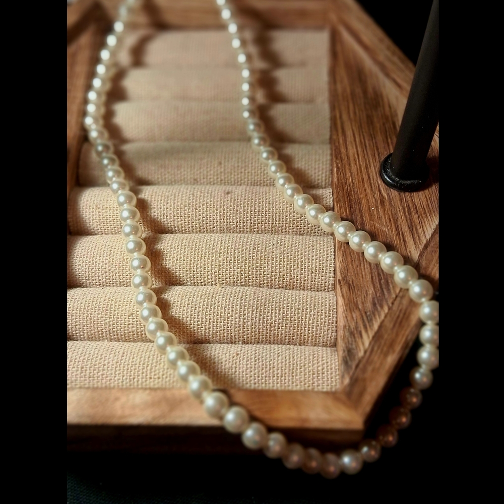 Classic Pearl Strand Necklace in Cream